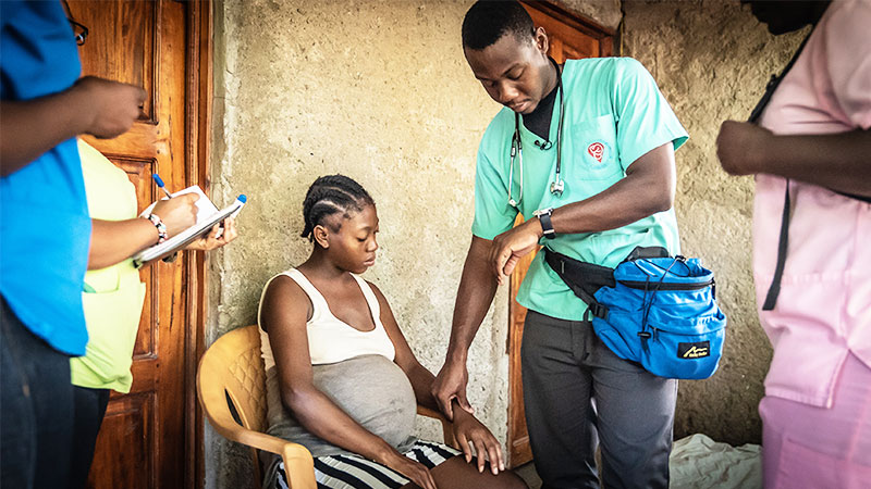 sagamedia - documentary films - the first male midwife in haiti